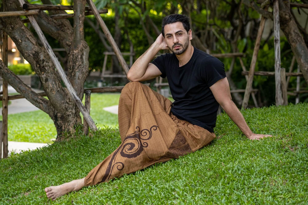 Understanding the difference between Thai pants, harem pants and sarouel pants.